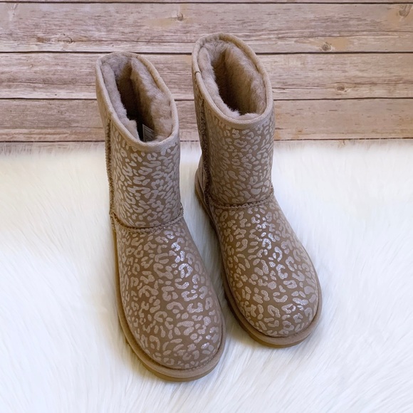 UGG Classic Short Snow Leopard Amphora Boots - Picture 3 of 8